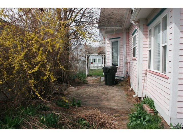 804 S Division