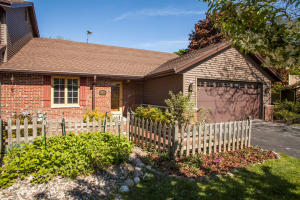 For Sale: 16435 Dane Ct E Brookfield, WI 53005