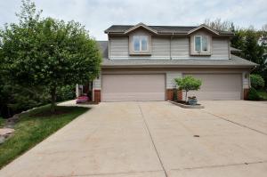 For Sale: 518 Frederick Ct Oconomowoc, WI 53066