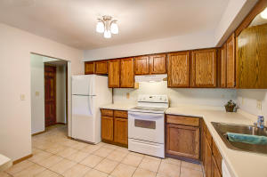 For Sale: 1360 Meadowcreek Dr #APT F Pewaukee, WI 53072
