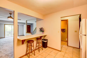 For Sale: 1360 Meadowcreek Dr #APT F Pewaukee, WI 53072