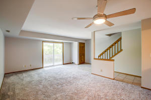 For Sale: 1360 Meadowcreek Dr #APT F Pewaukee, WI 53072