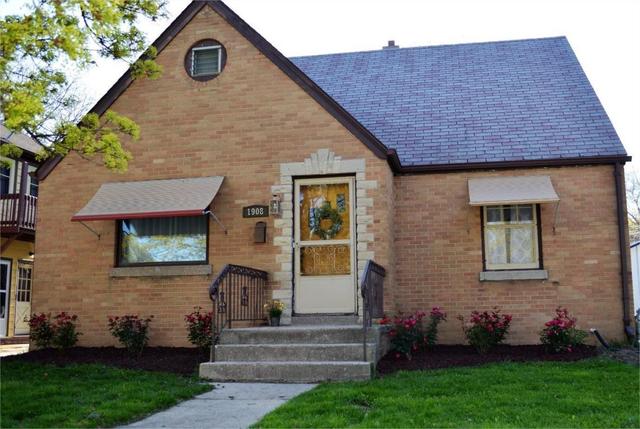 2215 N Taylor Dr