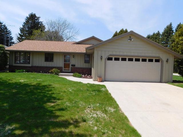 2215 N Taylor Dr