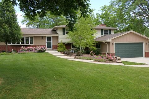 11666 N Saint James Ln