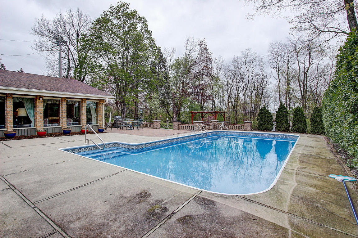 1614 Country Club Ln