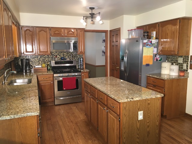 For Sale: 7204 White Pine Ct Franksville, WI 53126