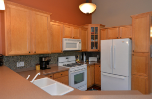 For Sale: 1019 Hunter Dr #APT 66 Racine, WI 53406