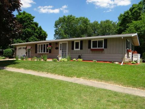 229 E Pearl St