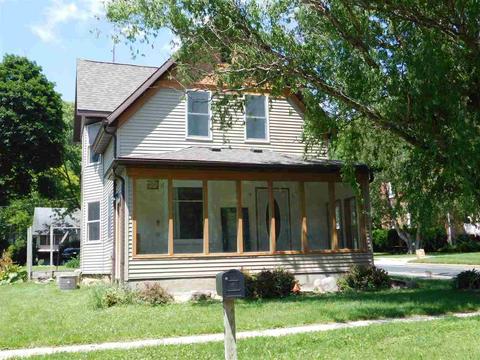 108 Lakeshore Dr