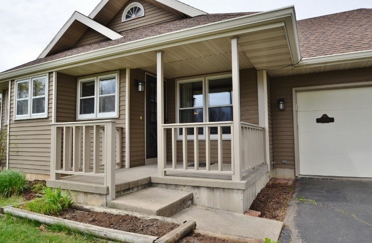 820 Acker Pkwy, De Forest WI 53532