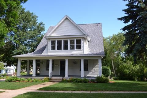 114 W Walnut St
