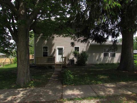114 W Walnut St