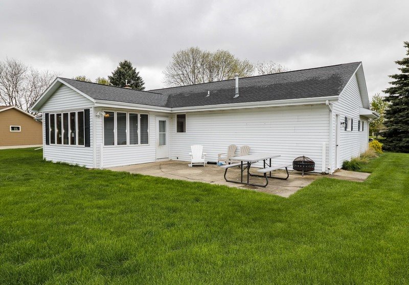 1504 Wildrose Way
