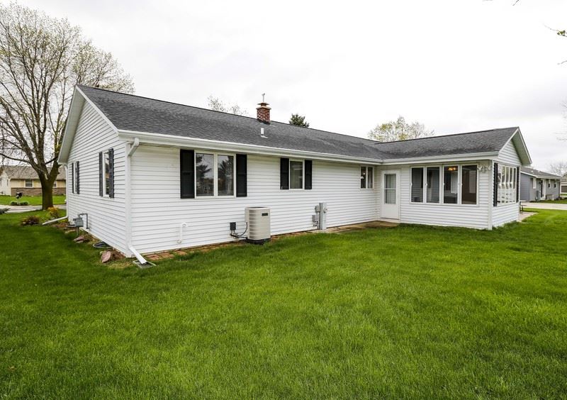 1504 Wildrose Way