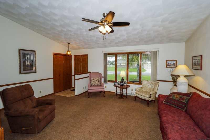 1504 Wildrose Way