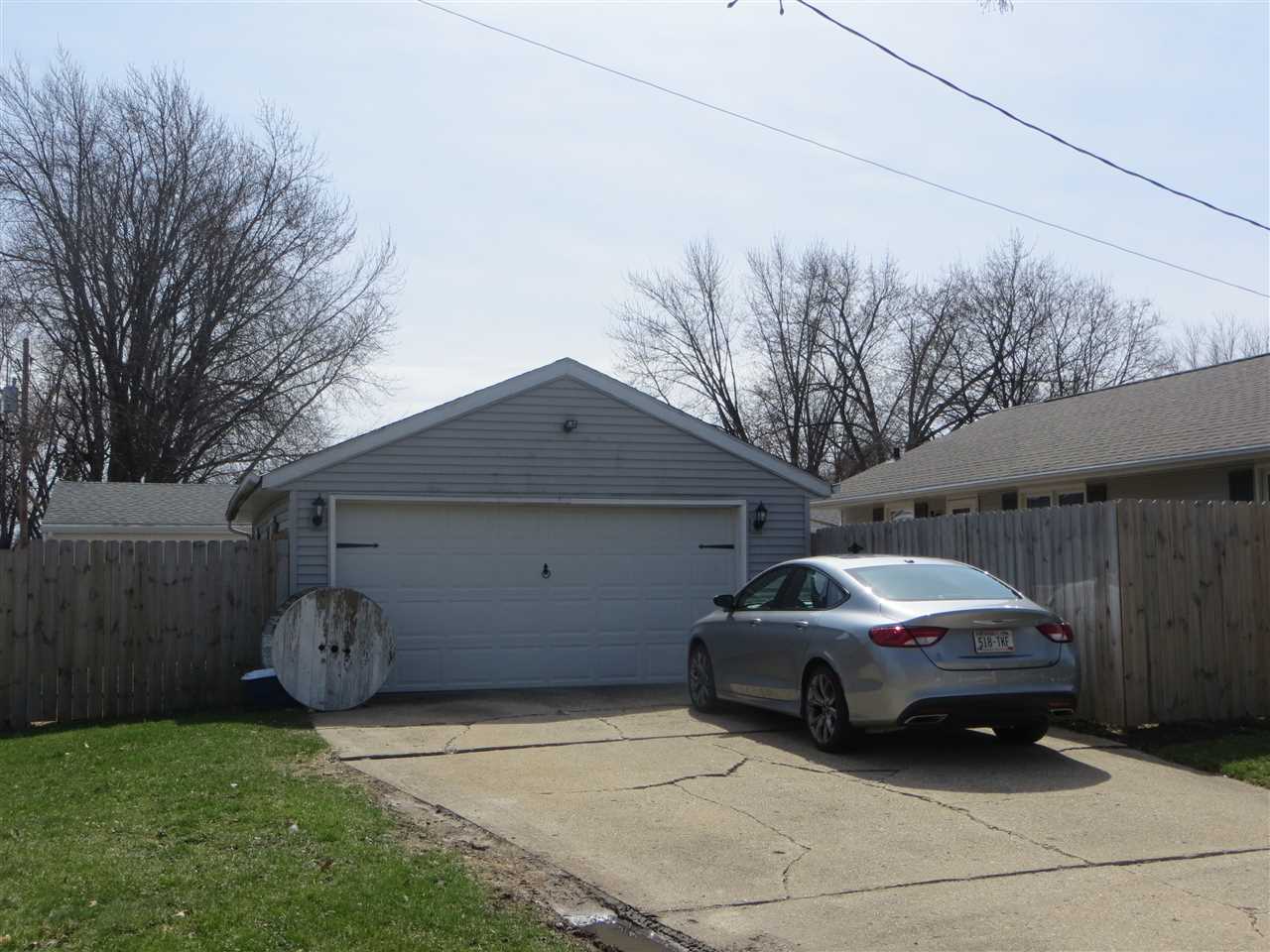 1511 Greenview Ave