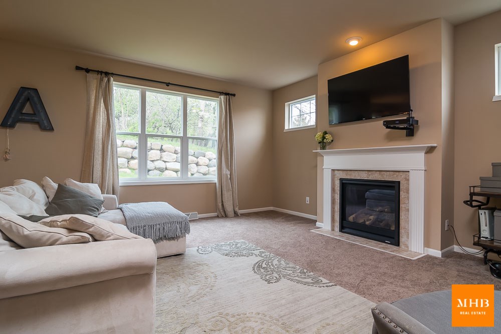 6995 Friendship Ln