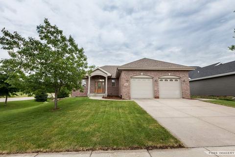 404 N Bergamont Blvd