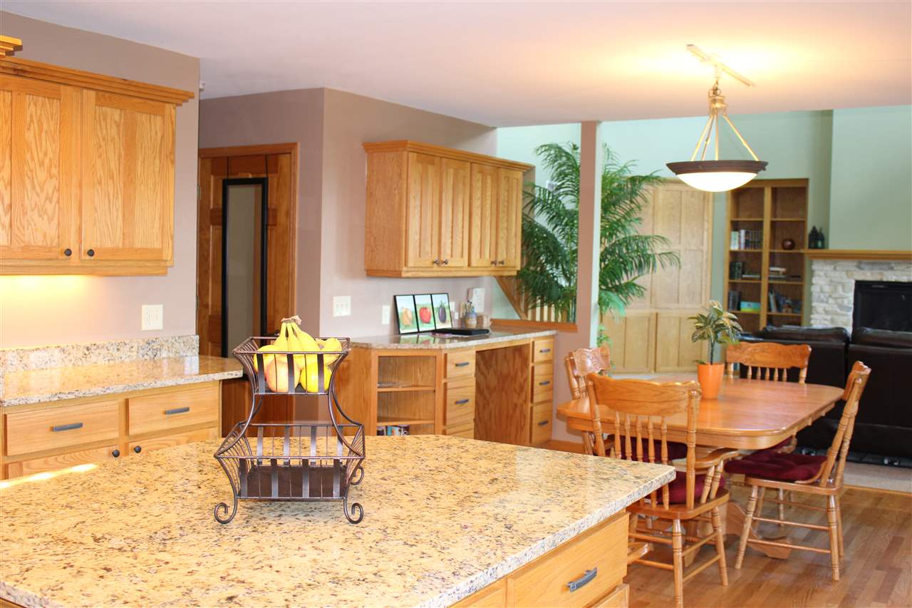 For Sale: 1106 Woodbridge Tr Waunakee, WI 53597