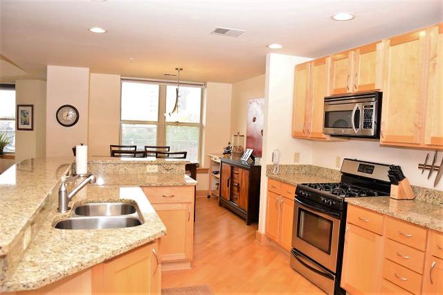 54 S Henry St #1535