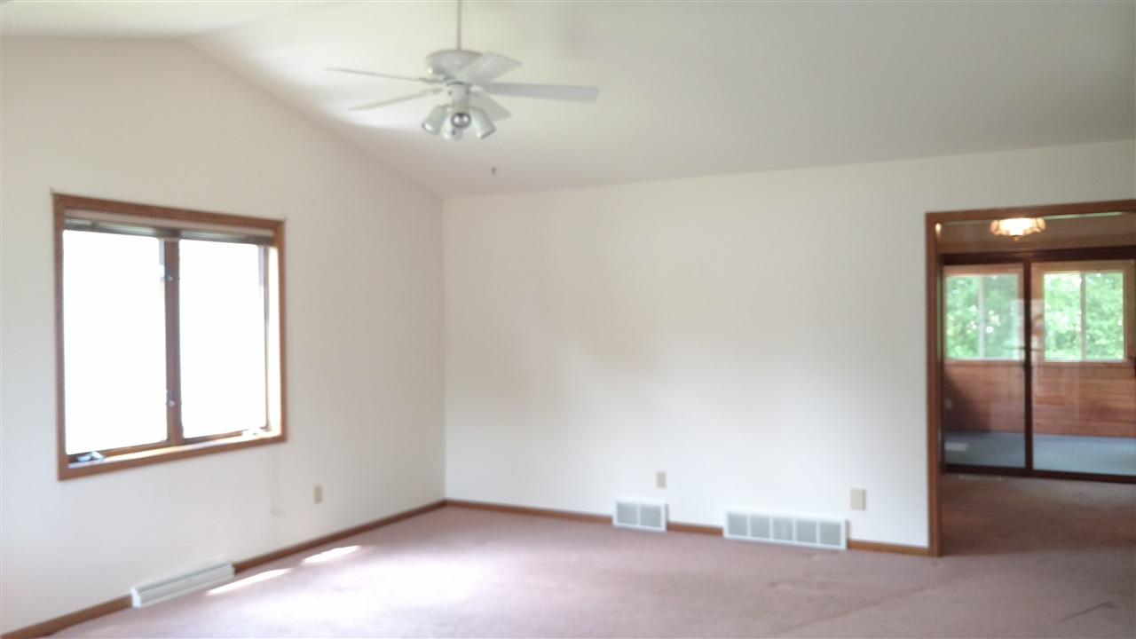 1401 Iowa Dr