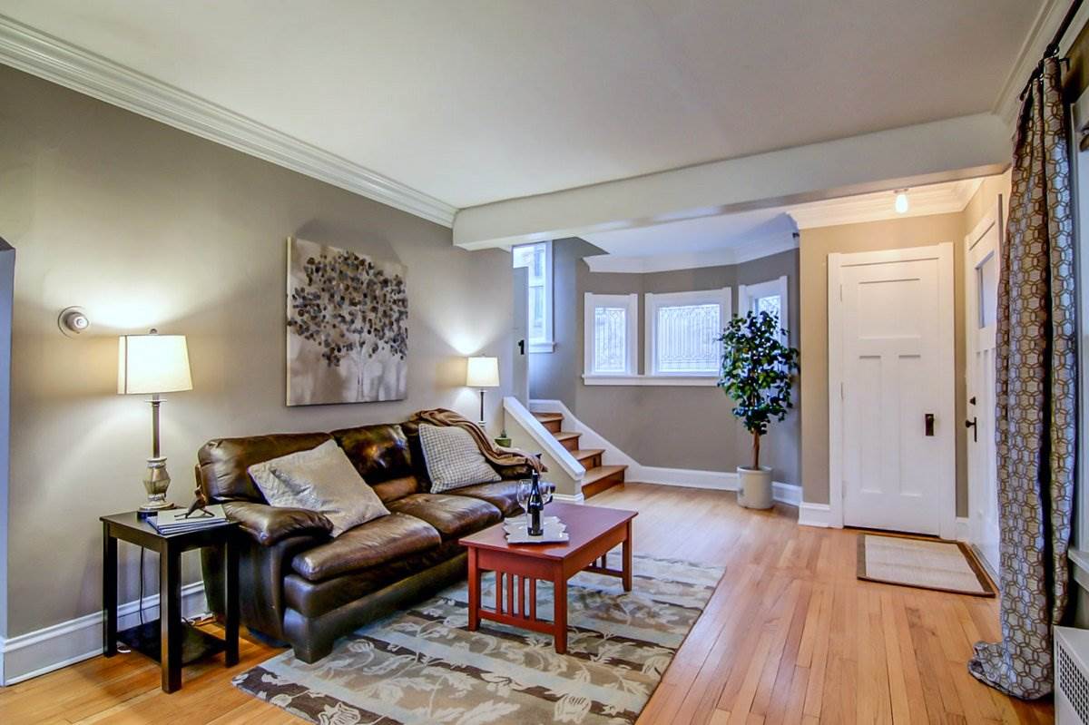 538 Edward St