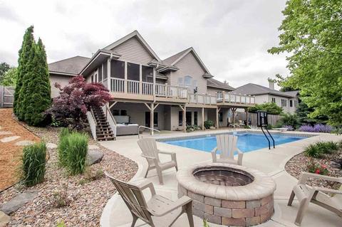 2985 Rothmore Ln