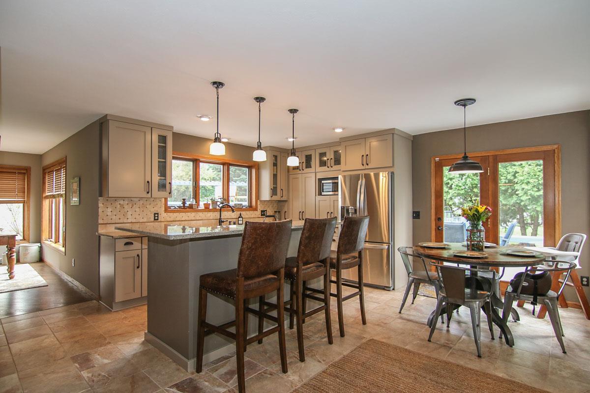 2 Hodgson Ct, Madison WI 53717
