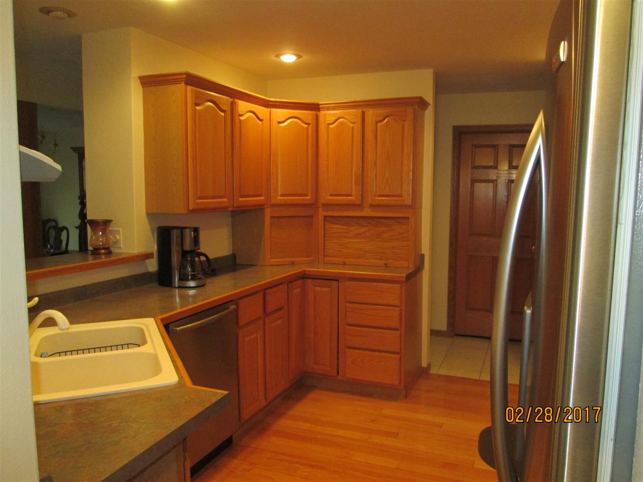 3 Lakeview Ln