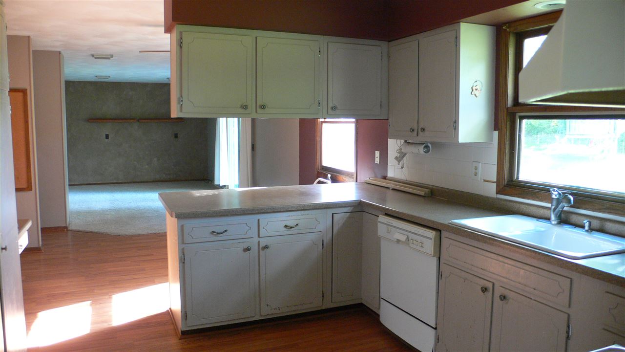 For Sale: 404 Parkview Dr Columbus, WI 53925