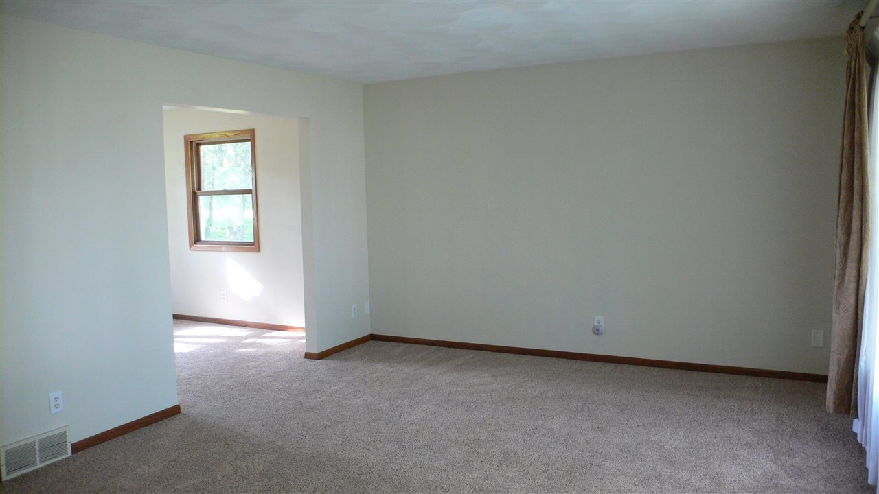 For Sale: 404 Parkview Dr Columbus, WI 53925