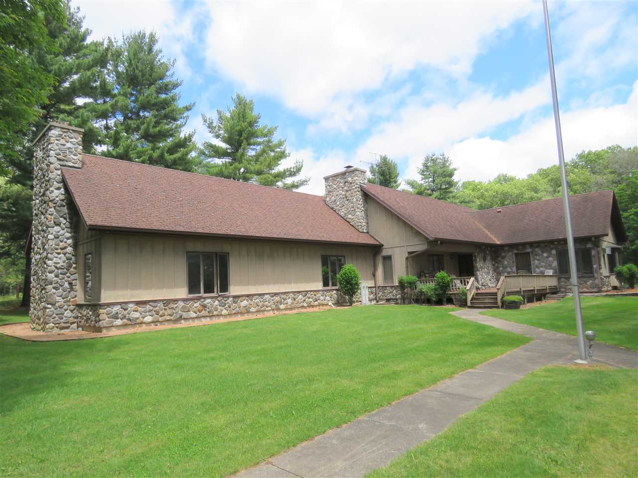 For Sale: 1490 Hwy 82 Wisconsin Dells, WI 53965