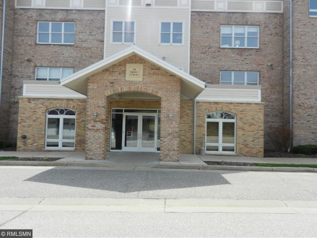 579 Pleasant Ave