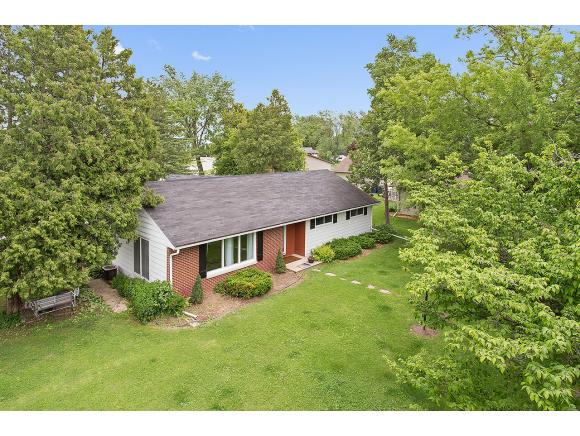 For Sale: 607 Jordan Rd De Pere, WI 54115