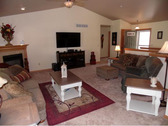 For Sale: 25 Woodhaven Ln Kaukauna, WI 54130