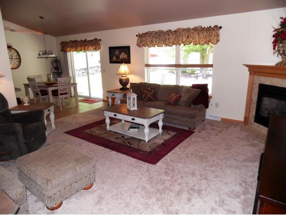 For Sale: 25 Woodhaven Ln Kaukauna, WI 54130