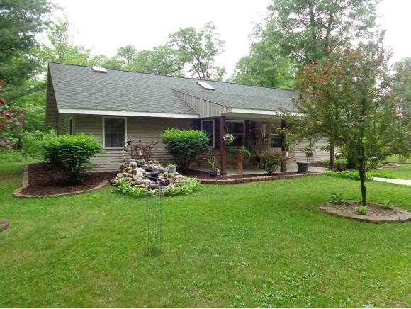 For Sale: N6425 Lake Dr Shawano, WI 54166