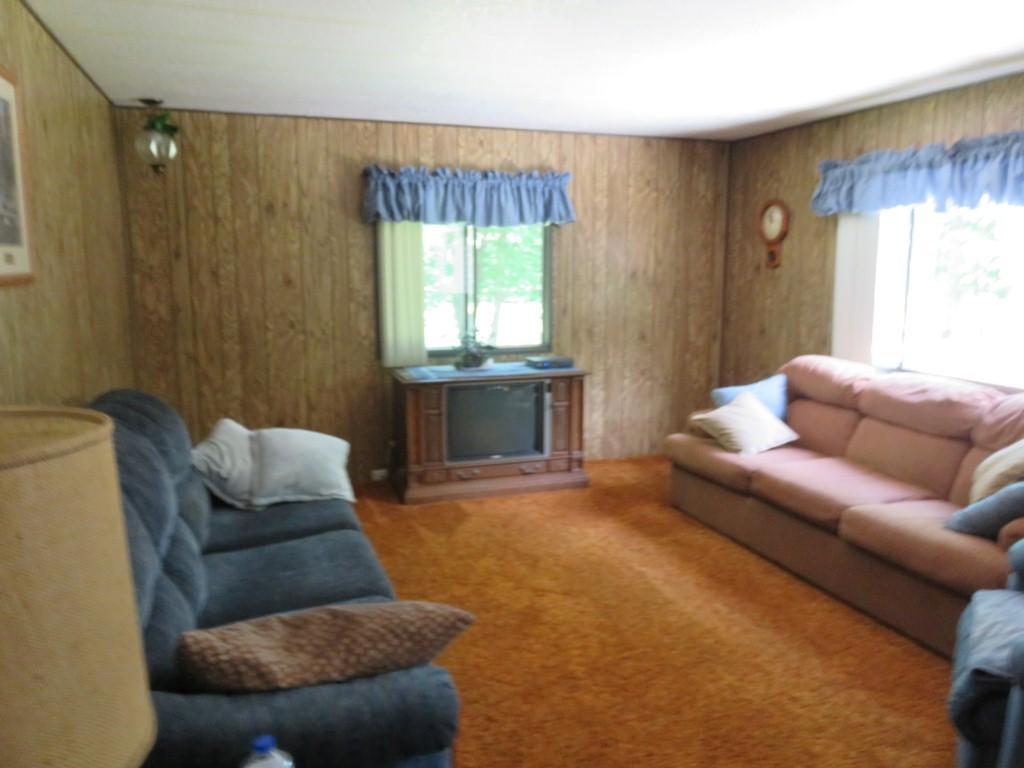 10898 Randall Ln