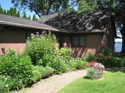 3445 Nicolet Dr