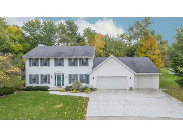 2401 Hillside Ln