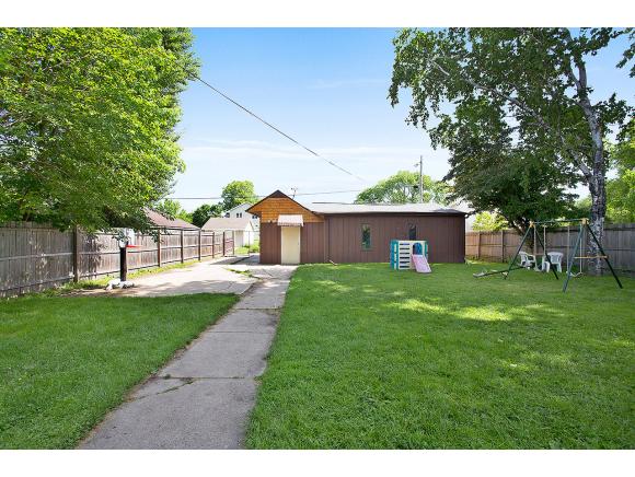 For Sale: 1013 Harvey St Green Bay, WI 54302
