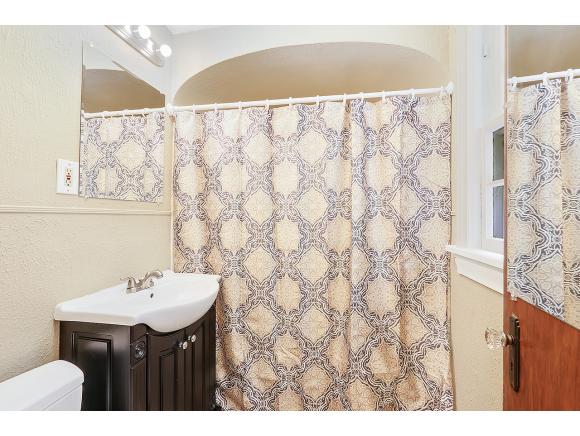 For Sale: 829 Blesch Pl Green Bay, WI 54303