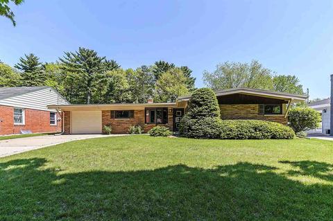142 S Locust St