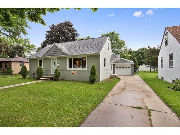 For Sale: 1203 S Oneida Green Bay, WI 54304