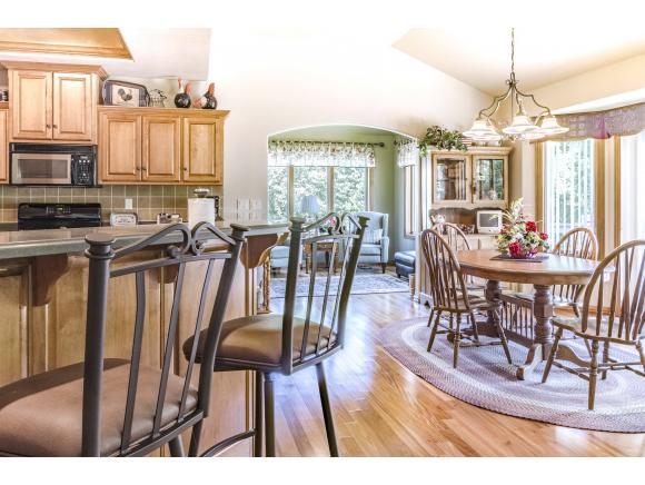 For Sale: 3345 Star Creek Ct Green Bay, WI 54311