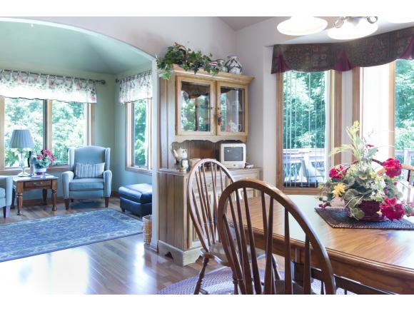 For Sale: 3345 Star Creek Ct Green Bay, WI 54311