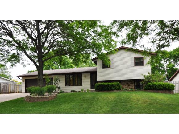 For Sale: 3075 Ferndale Dr Green Bay, WI 54313