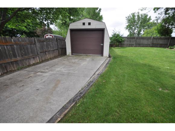 For Sale: 3075 Ferndale Dr Green Bay, WI 54313
