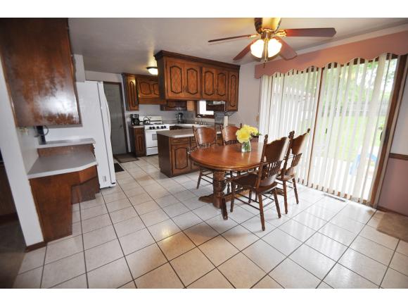 For Sale: 3075 Ferndale Dr Green Bay, WI 54313
